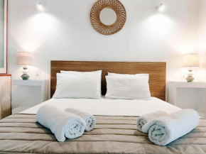 Del Sol Suites